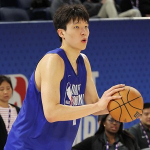 青岛男篮完成对球员杨瀚森的预注册流程 杨瀚森正在备战即将开启的NBA新赛季